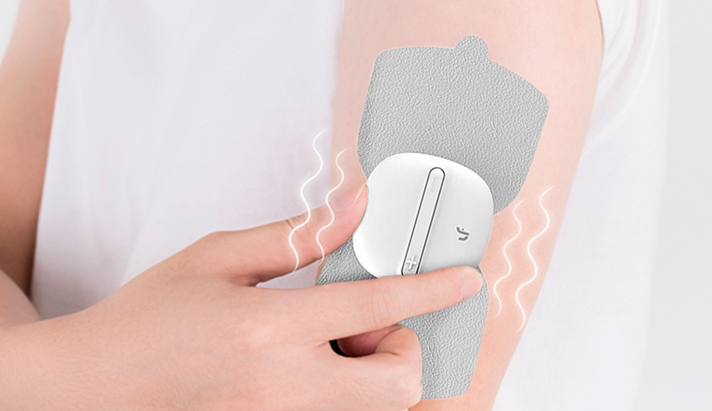 LERAVAN Mi Home Electrical TENS Pulse Therapy Massage Machine White использует популярную в физиотерапии технологию TENS