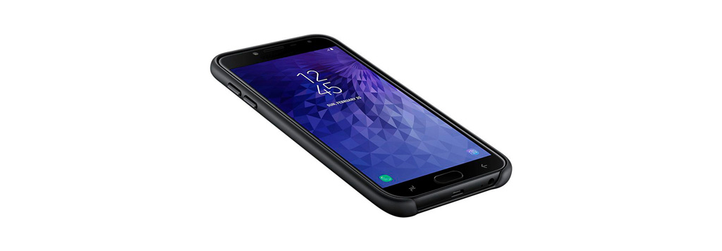 Чехол Samsung J4 (2018) SILICONE COVER полностью повторяет форму корпуса смартфона