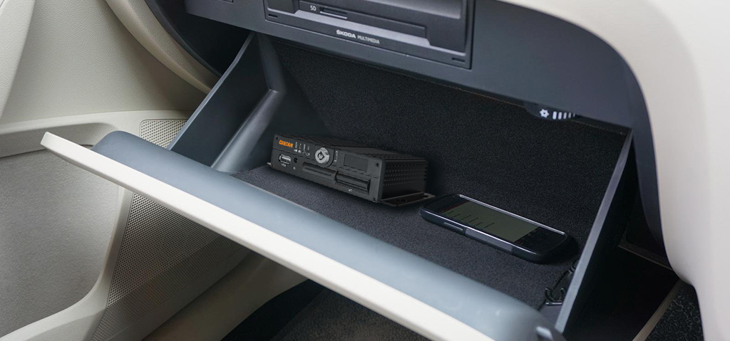 car-glove-box-4411-12.jpg