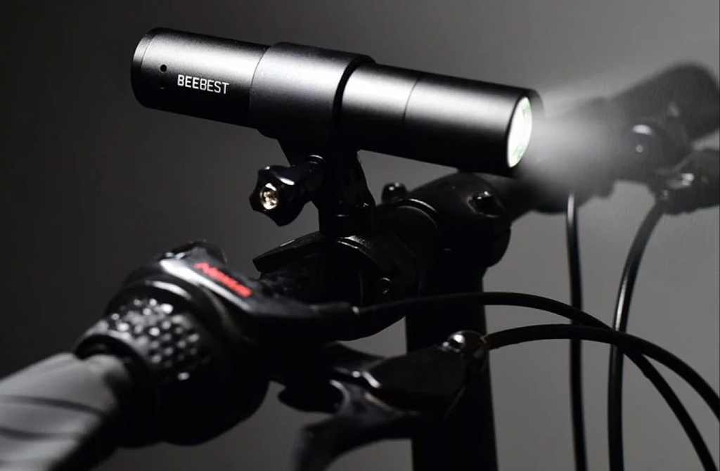Фонарик Xiaomi Beebest Zoom Flashlight, черный – компактный фонарик в металлическом корпусе.