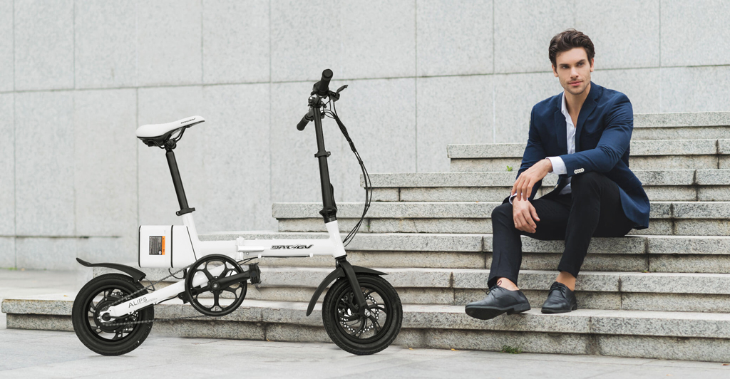 CARCAM E-Bike складной электровелосипед, позволяющий преодолевать большие расстояния, но тратить на это меньше сил чем на обычном велосипеде