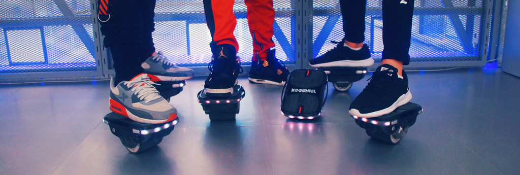 Гироскутер Koowheel Hovershoes оснащен яркой и эффектной LED-подсветкой